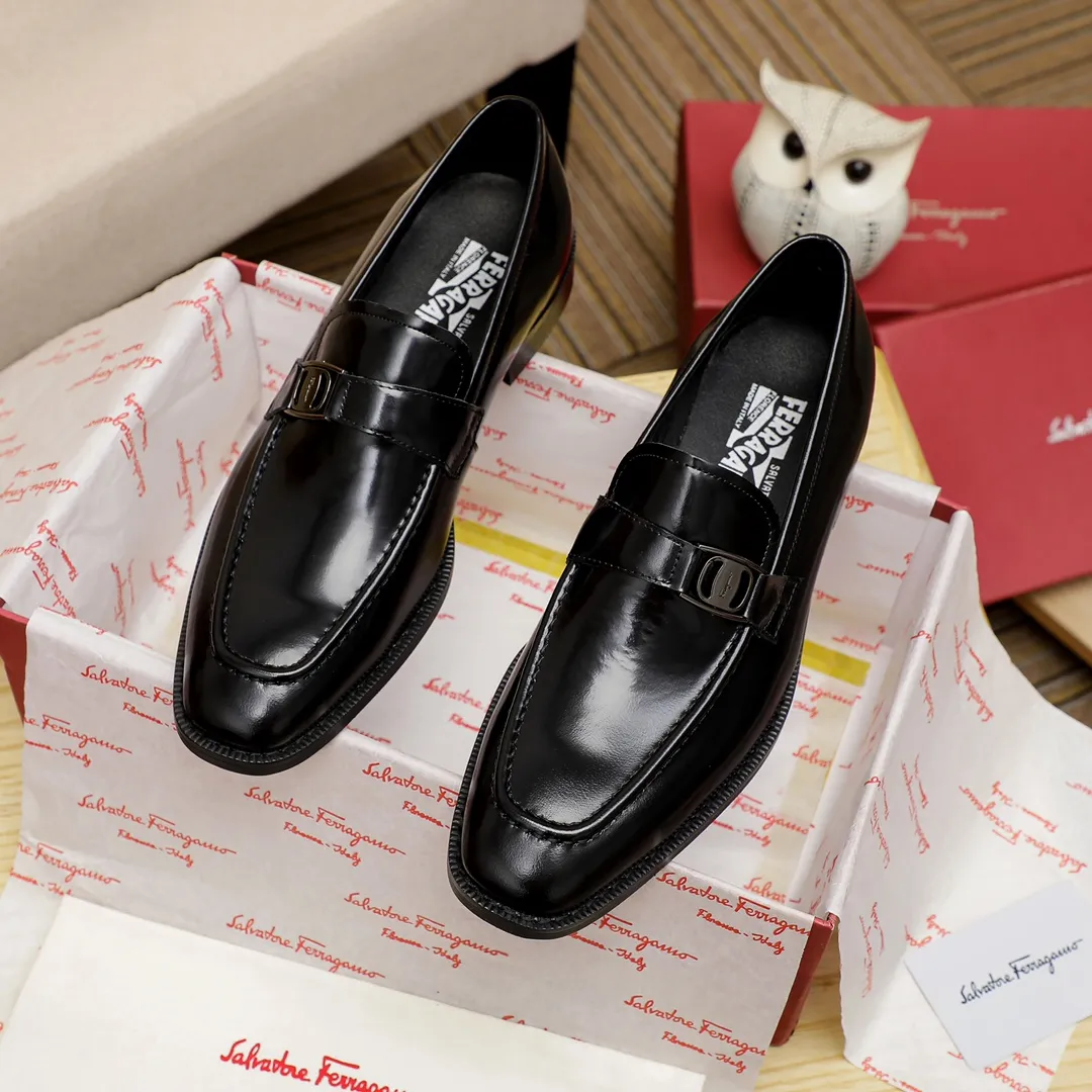 Factory price 420 🔥Ferragamo's new men's casual slip-on shoes🇨🇳Official website original 1:1 mold opening, original quality💯Fine workmanship, high-end luxury☘The upper is made of imported Italian first-layer cowhide🌴🐑leather lining🍓Rubber wear-resistant and non-slip outsole, breathable and comfortable to wear🍍The first choice for high-end men🍉Black, size 38-45